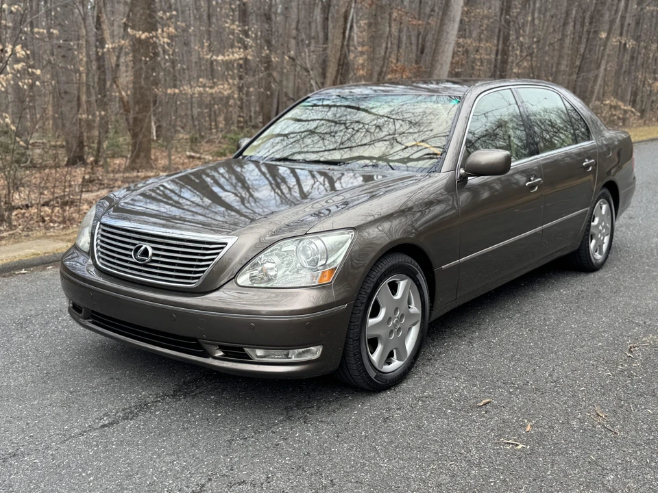 2005 Lexus LS 3rd Gen - Image 17 of 31