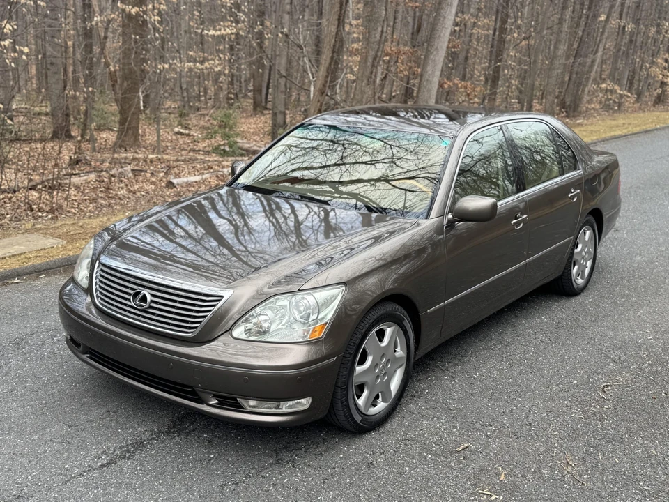 2005 Lexus LS 3rd Gen - Image 14 of 31