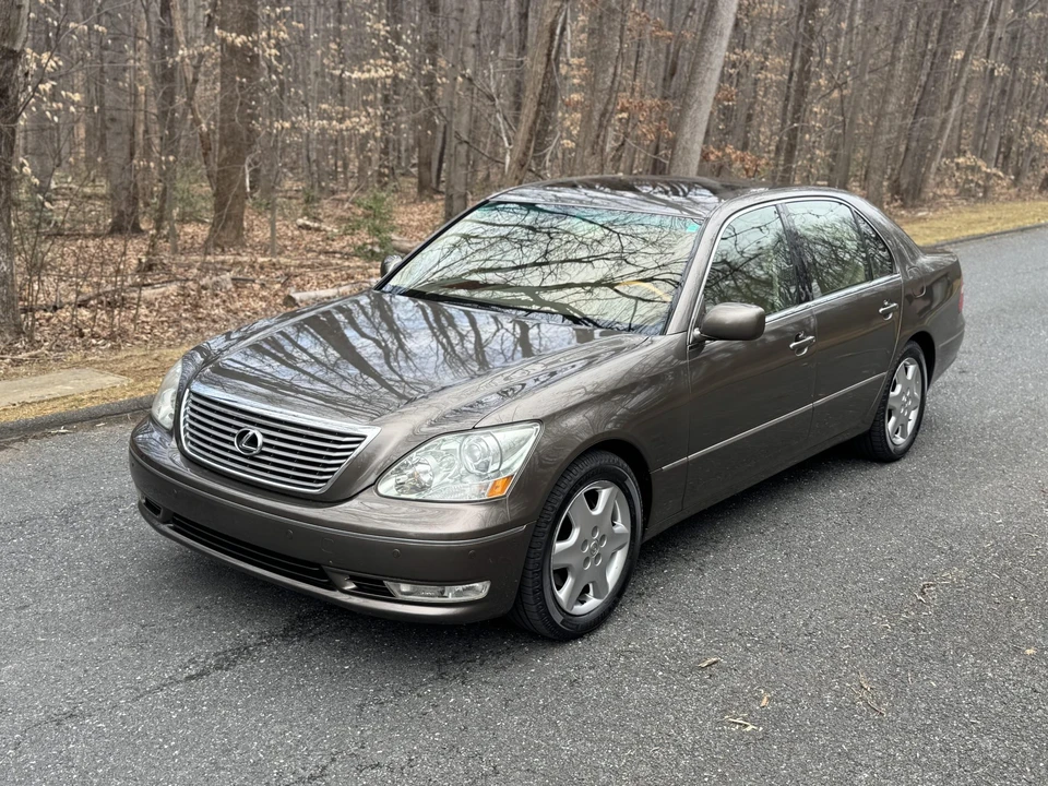2005 Lexus LS 3rd Gen - Image 18 of 31