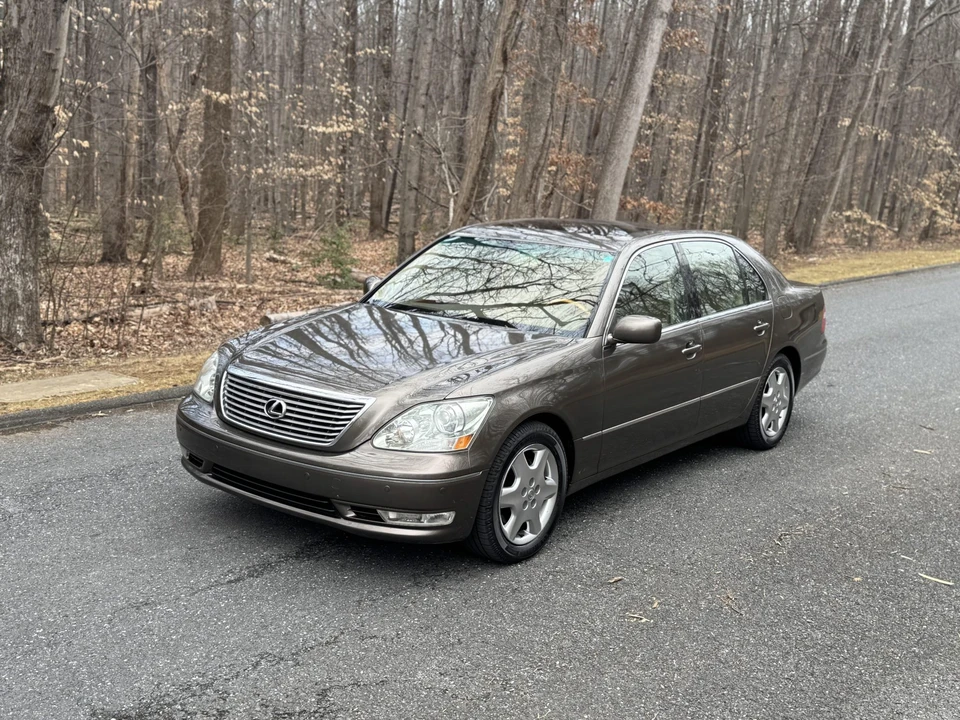 2005 Lexus LS 3rd Gen - Image 15 of 31
