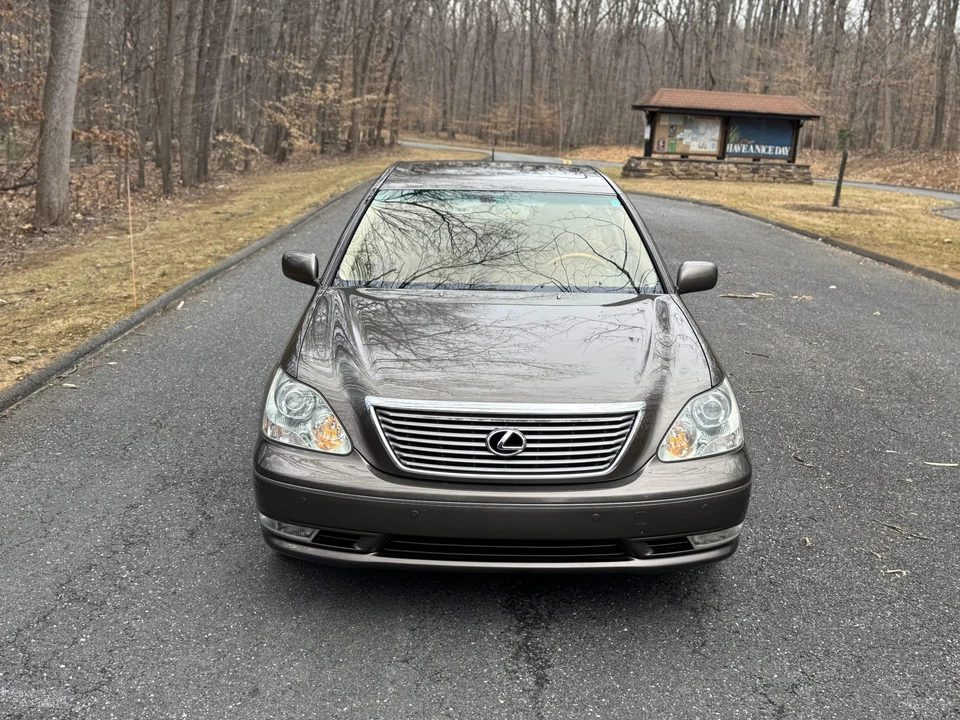 2005 Lexus LS 3rd Gen - Image 31 of 31