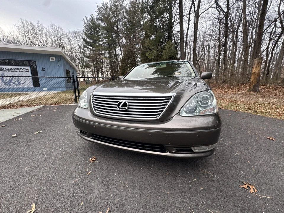 2005 Lexus LS 3rd Gen - Image 29 of 31