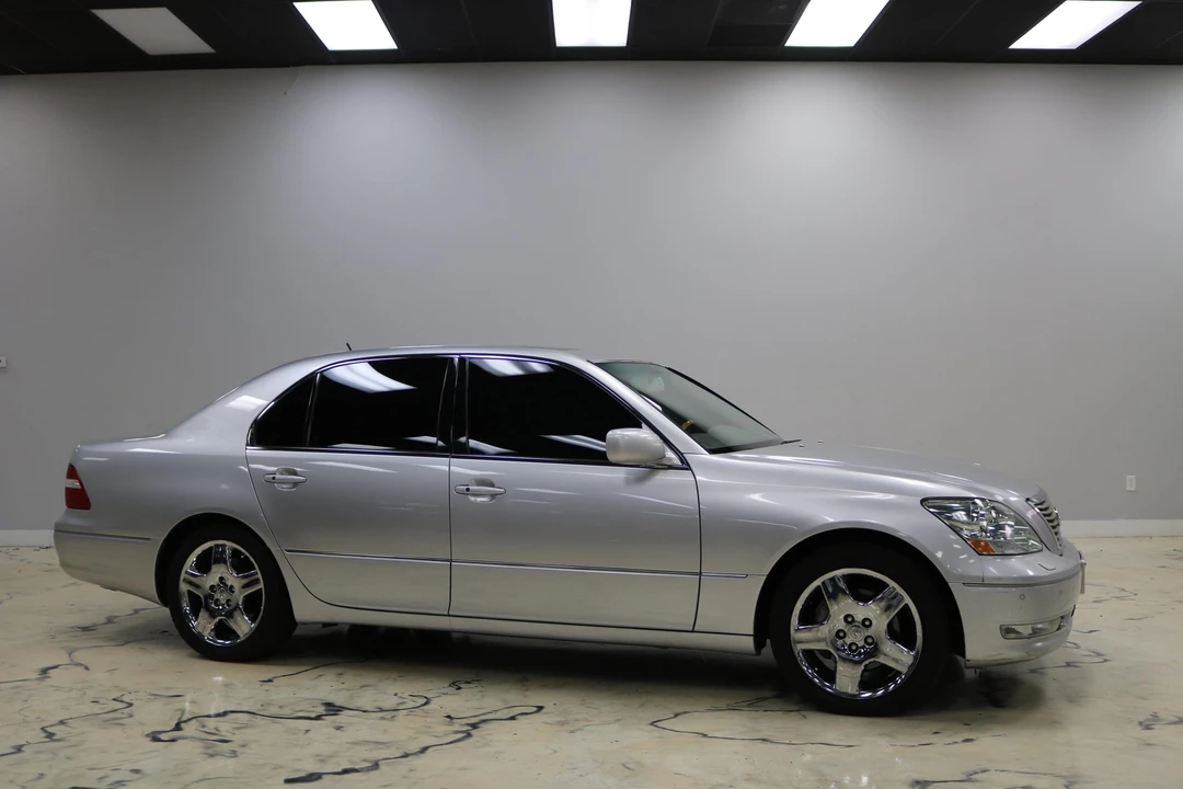 2005 Lexus LS 3rd Gen - Image 8 of 31