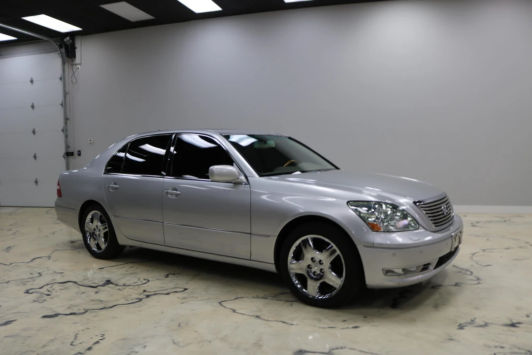 2005 Lexus LS 3rd Gen - Image 7 of 31