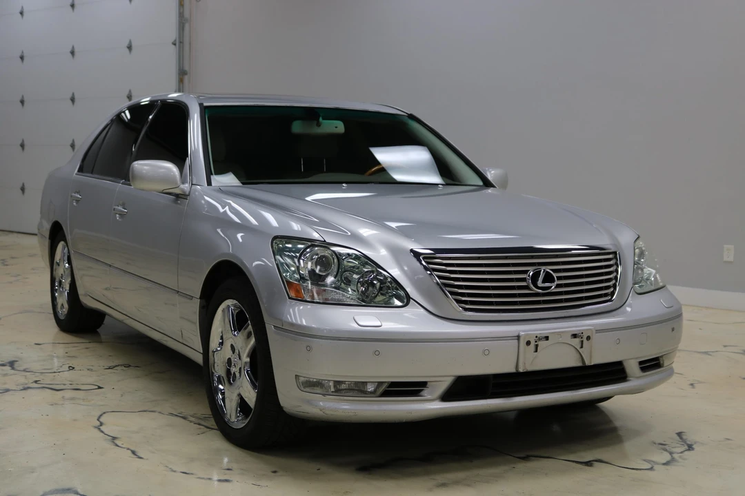 2005 Lexus LS 3rd Gen - Image 5 of 31
