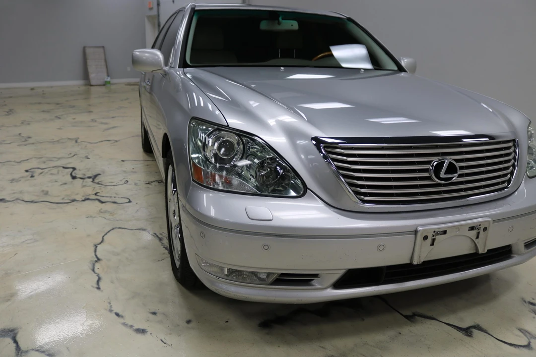2005 Lexus LS 3rd Gen - Image 19 of 31