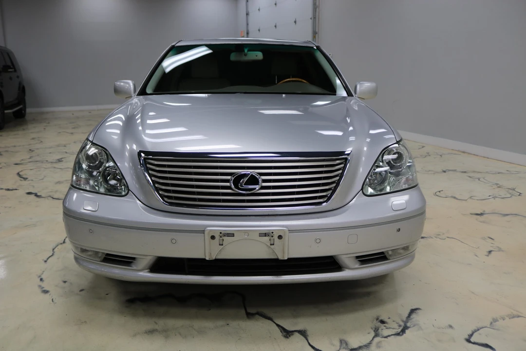 2005 Lexus LS 3rd Gen - Image 3 of 31