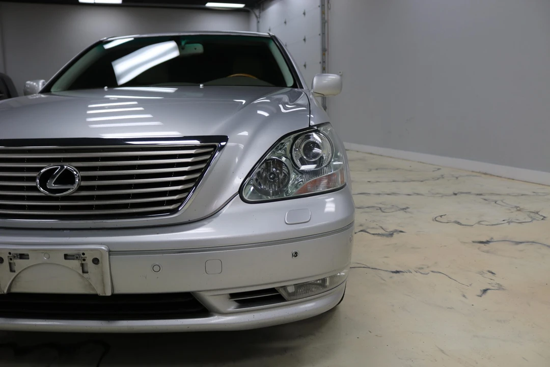 2005 Lexus LS 3rd Gen - Image 14 of 31