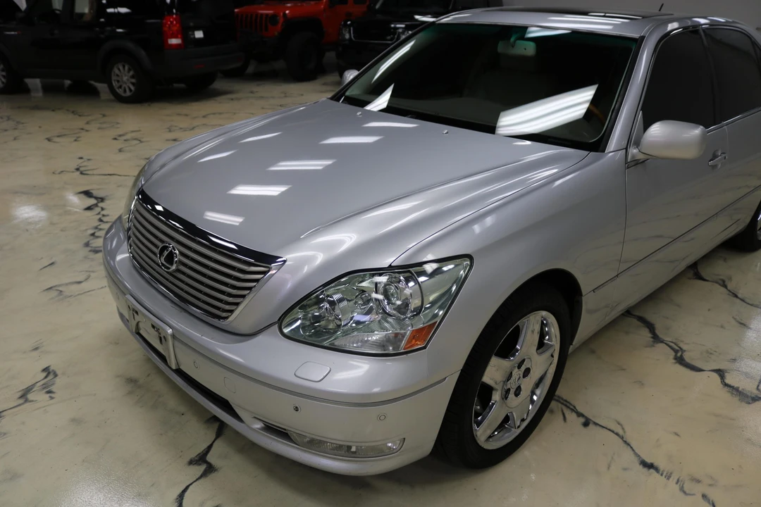 2005 Lexus LS 3rd Gen - Image 13 of 31