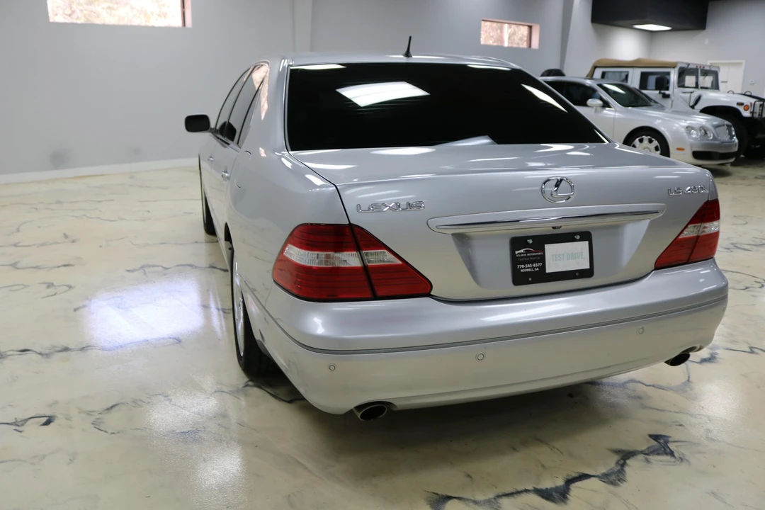 2005 Lexus LS 3rd Gen - Image 11 of 31
