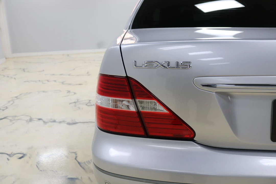 2005 Lexus LS 3rd Gen - Image 31 of 31