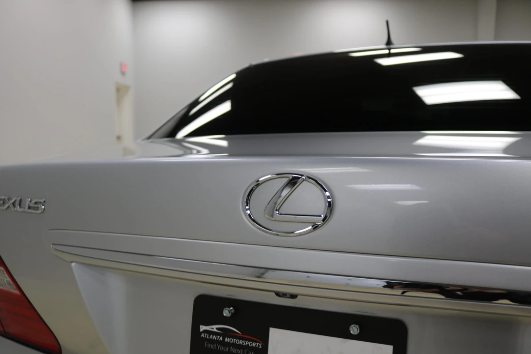 2005 Lexus LS 3rd Gen - Image 29 of 31