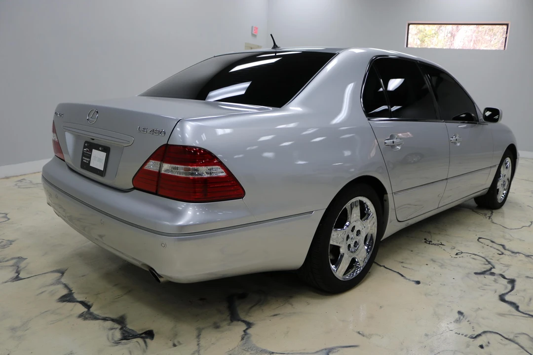 2005 Lexus LS 3rd Gen - Image 9 of 31