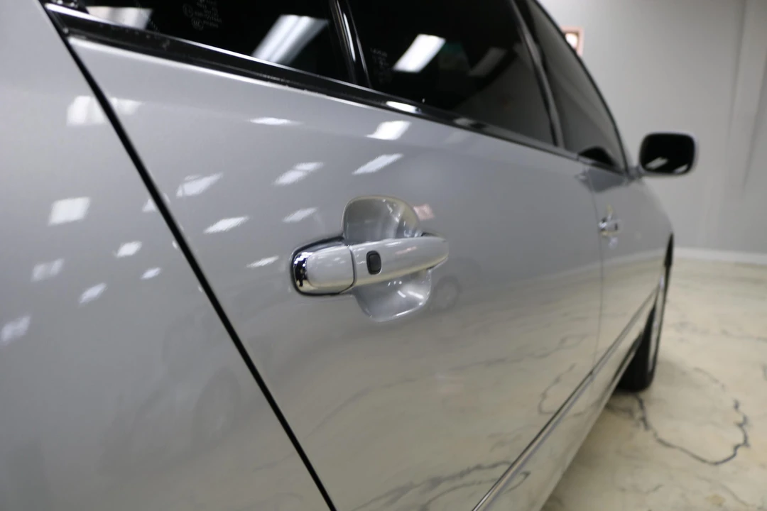 2005 Lexus LS 3rd Gen - Image 27 of 31