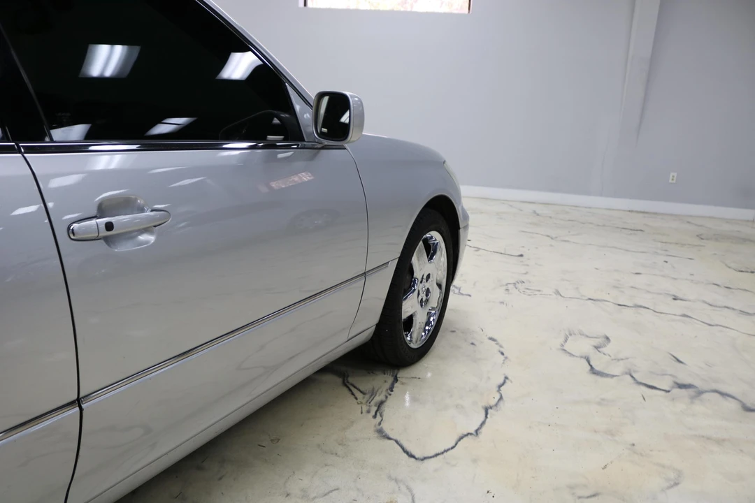 2005 Lexus LS 3rd Gen - Image 24 of 31