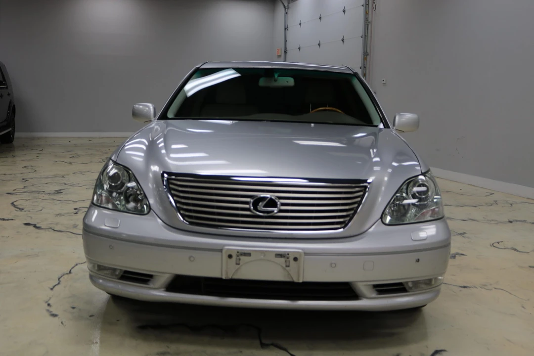2005 Lexus LS 3rd Gen - Image 4 of 31