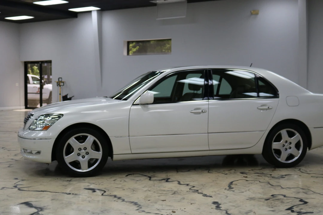 2005 Lexus LS 3rd Gen - Image 8 of 31