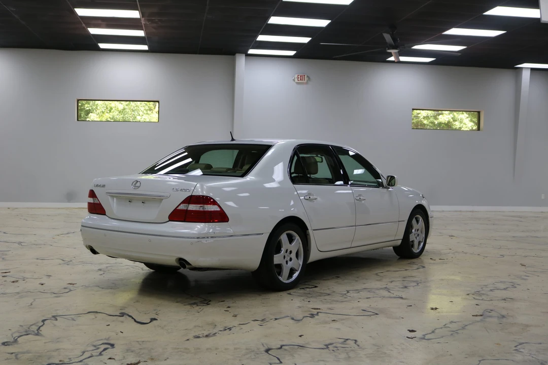 2005 Lexus LS 3rd Gen - Image 10 of 31