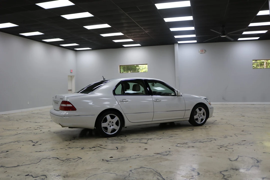 2005 Lexus LS 3rd Gen - Image 11 of 31
