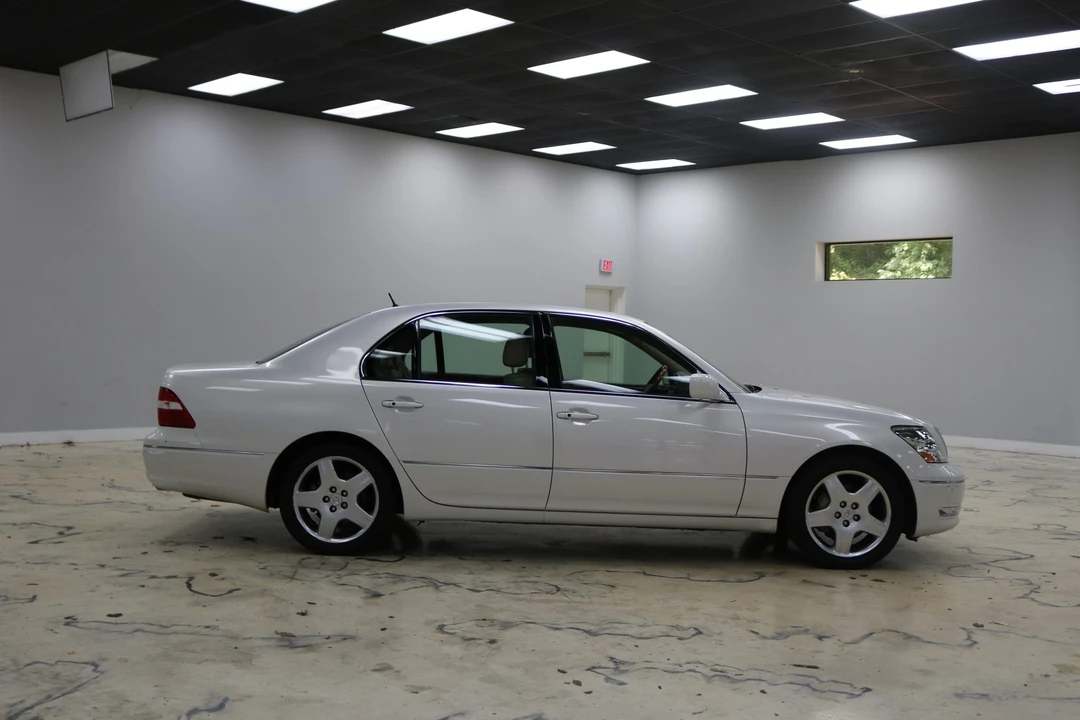 2005 Lexus LS 3rd Gen - Image 14 of 31