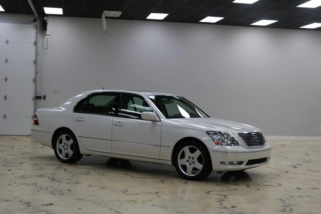 2005 Lexus LS 3rd Gen - Image 18 of 31