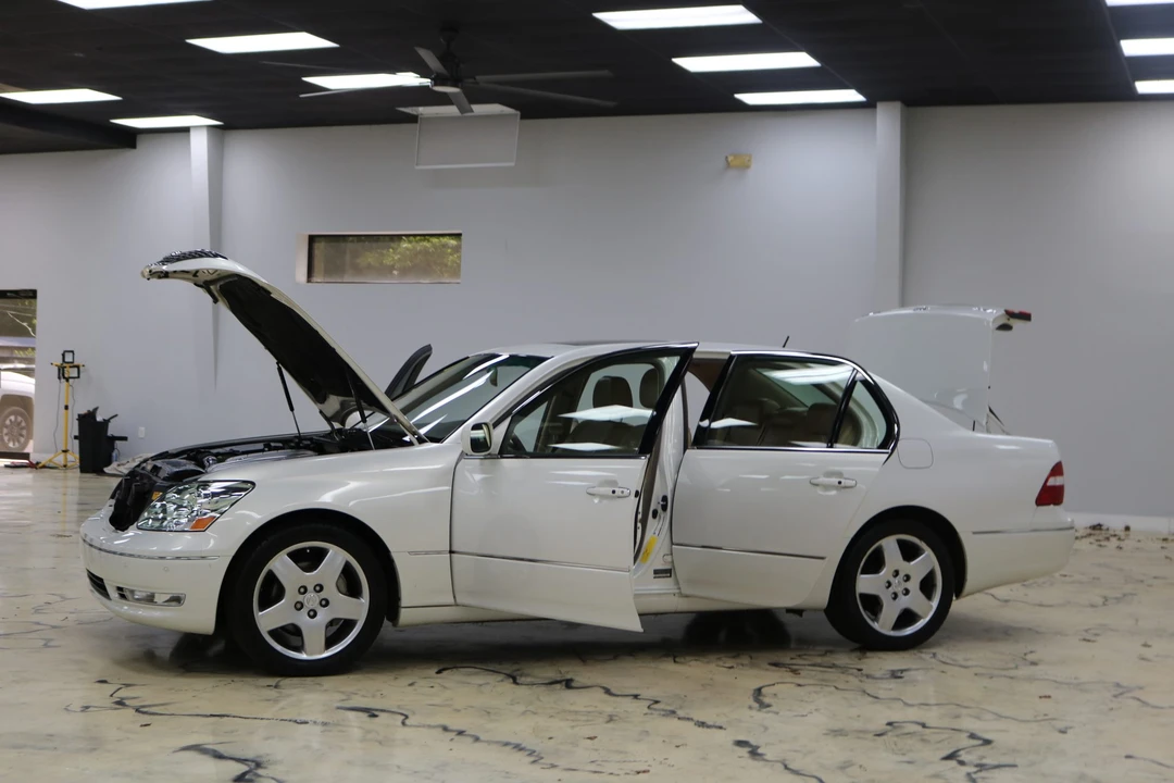 2005 Lexus LS 3rd Gen - Image 24 of 31