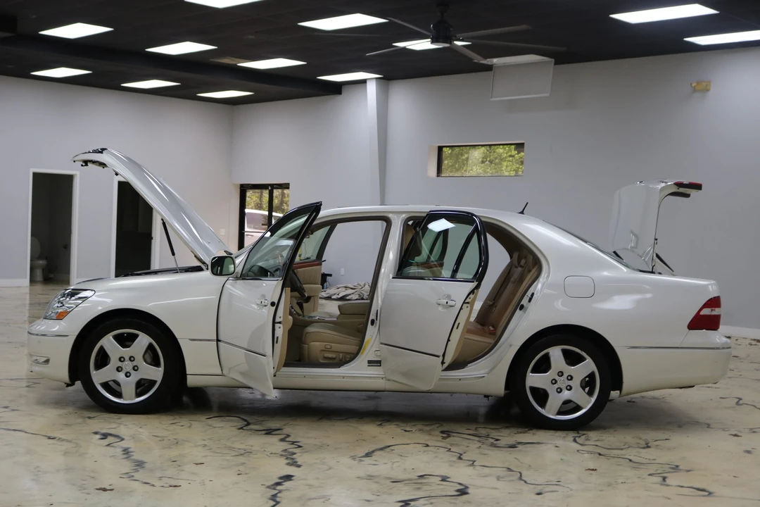 2005 Lexus LS 3rd Gen - Image 26 of 31
