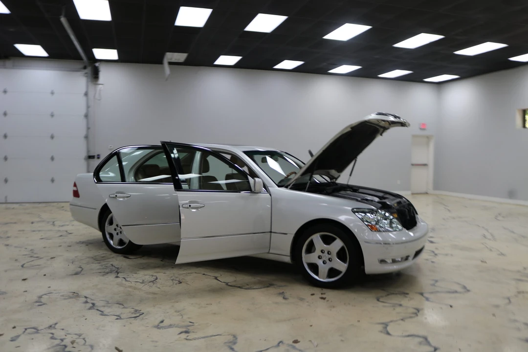 2005 Lexus LS 3rd Gen - Image 29 of 31