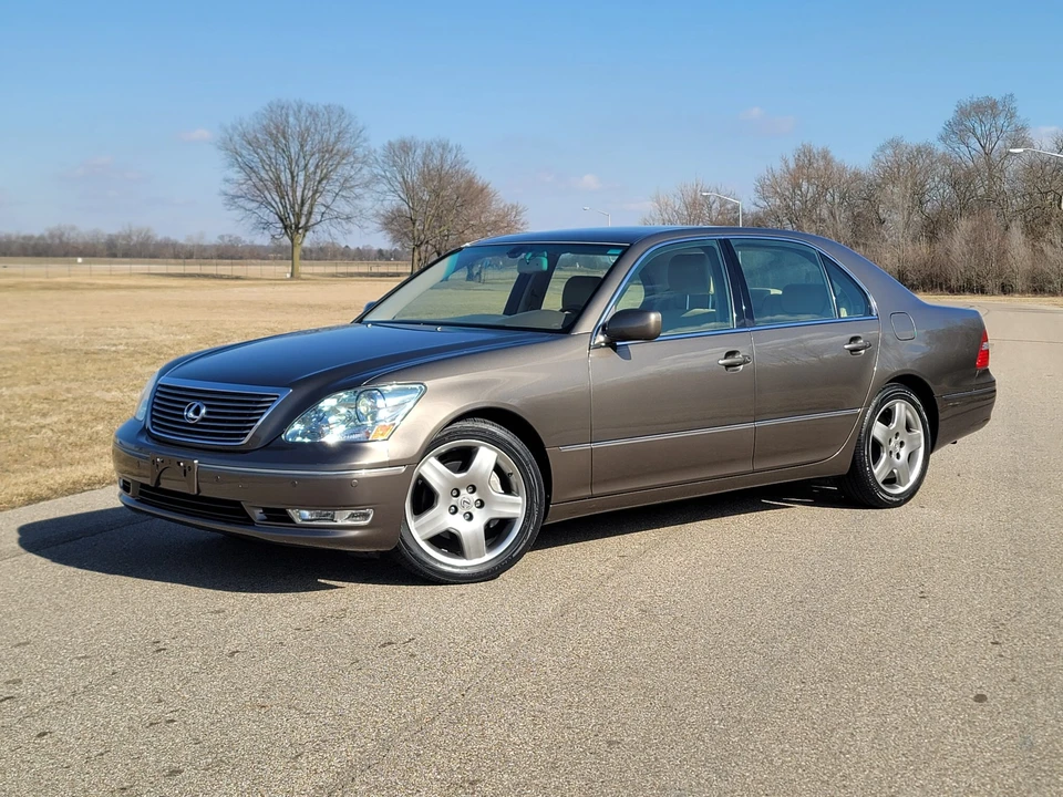 2005 Lexus LS 3rd Gen - Image 2 of 31