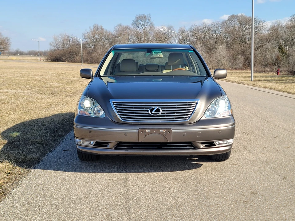 2005 Lexus LS 3rd Gen - Image 6 of 31