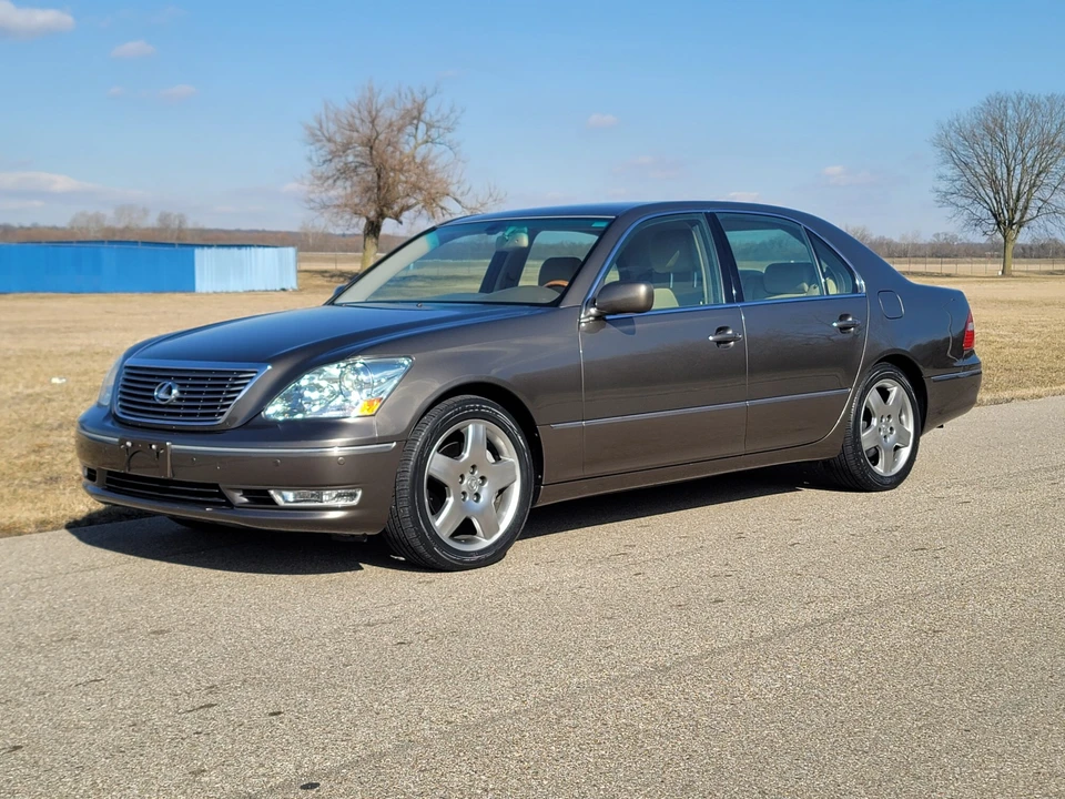 2005 Lexus LS 3rd Gen - Image 3 of 31