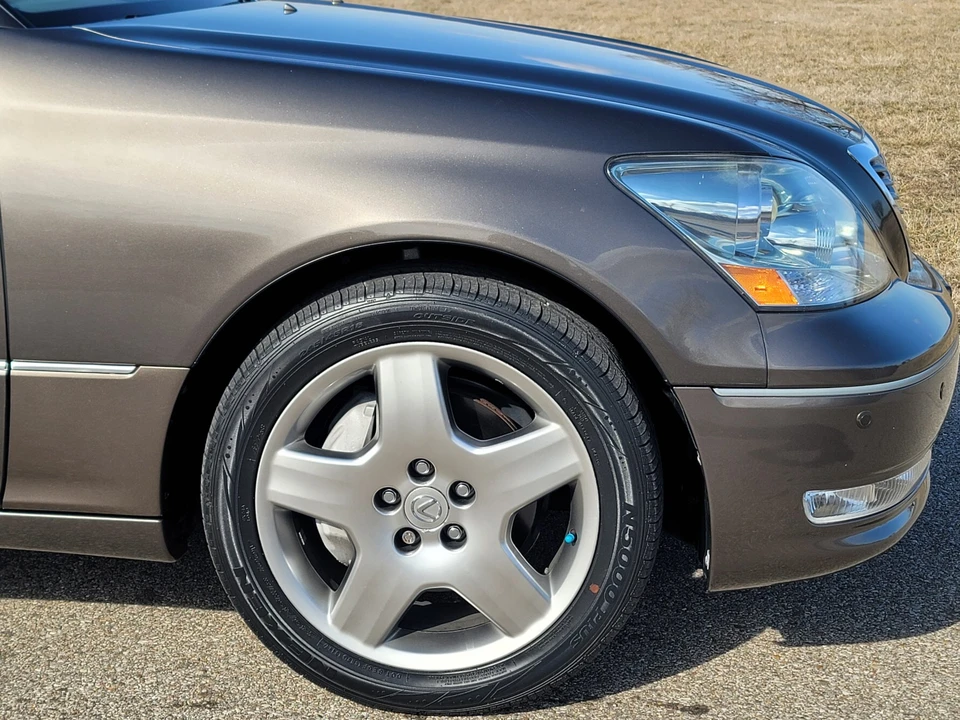 2005 Lexus LS 3rd Gen - Image 26 of 31