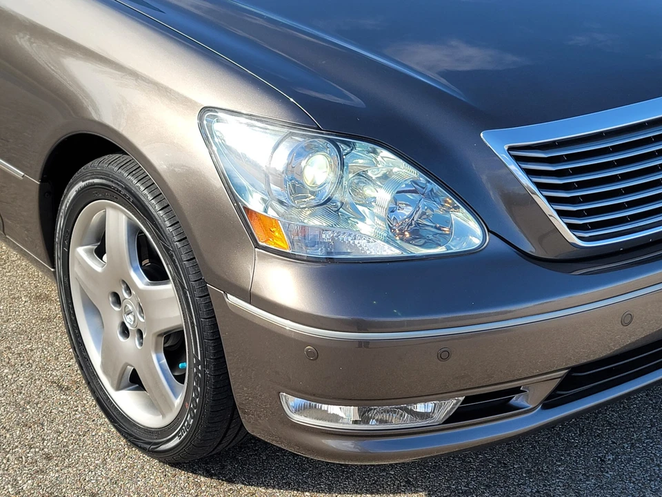2005 Lexus LS 3rd Gen - Image 24 of 31