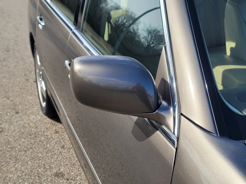 2005 Lexus LS 3rd Gen - Image 25 of 31