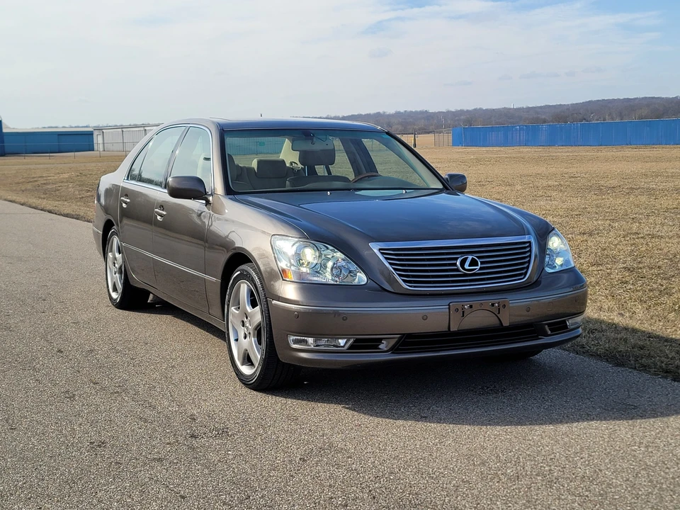 2005 Lexus LS 3rd Gen - Image 7 of 31