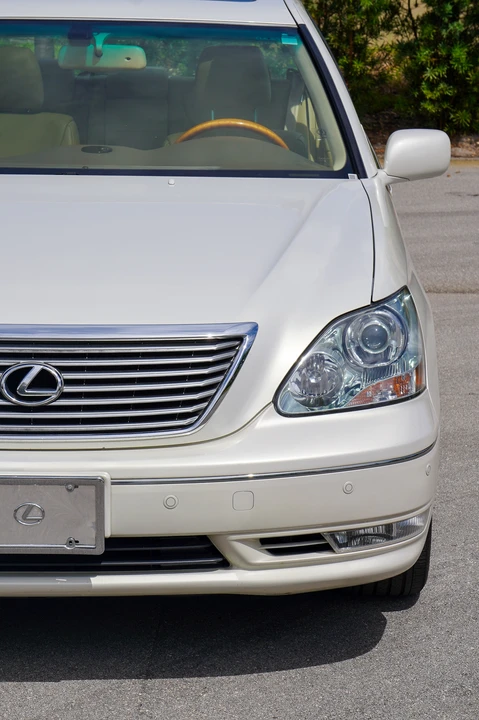 2005 Lexus LS 3rd Gen - Image 15 of 31