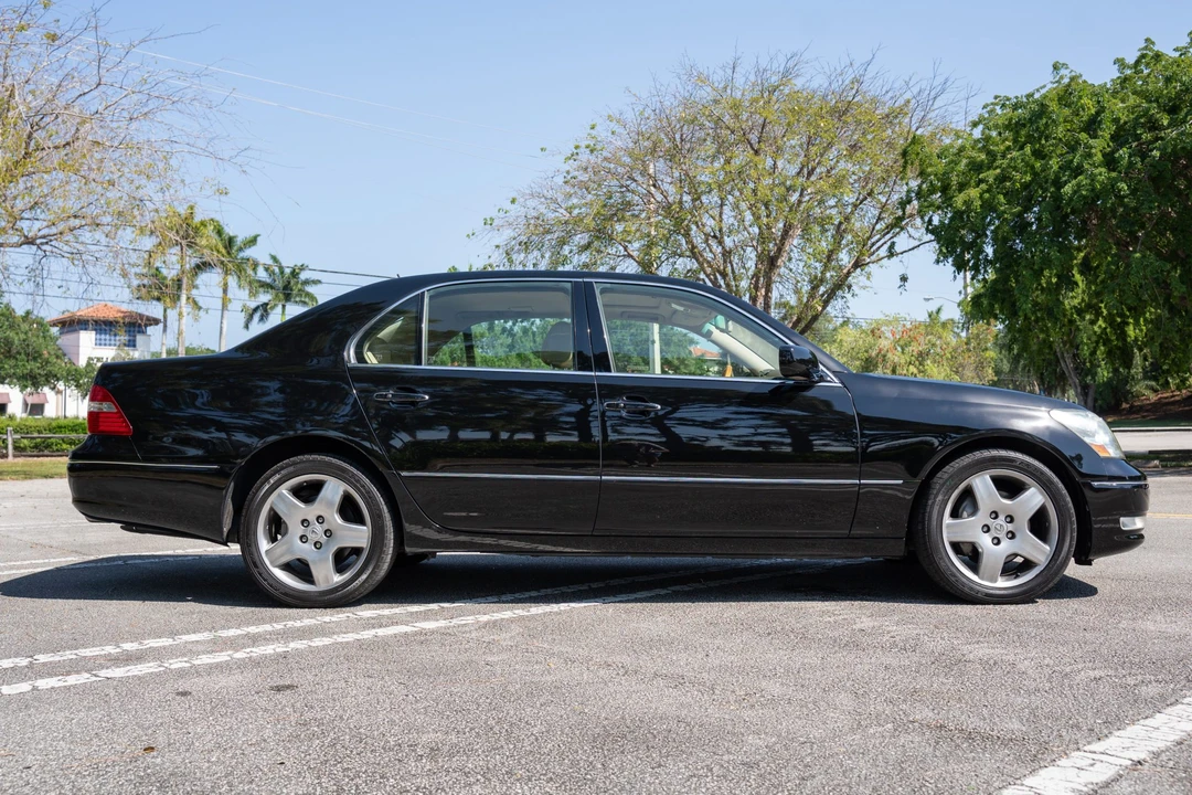 2005 Lexus LS 3rd Gen - Image 6 of 31