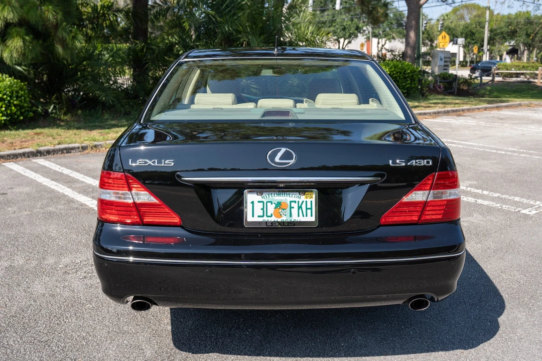 2005 Lexus LS 3rd Gen - Image 4 of 31
