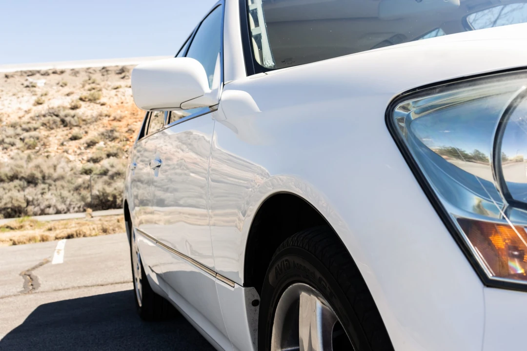 2005 Lexus LS 3rd Gen - Image 19 of 31