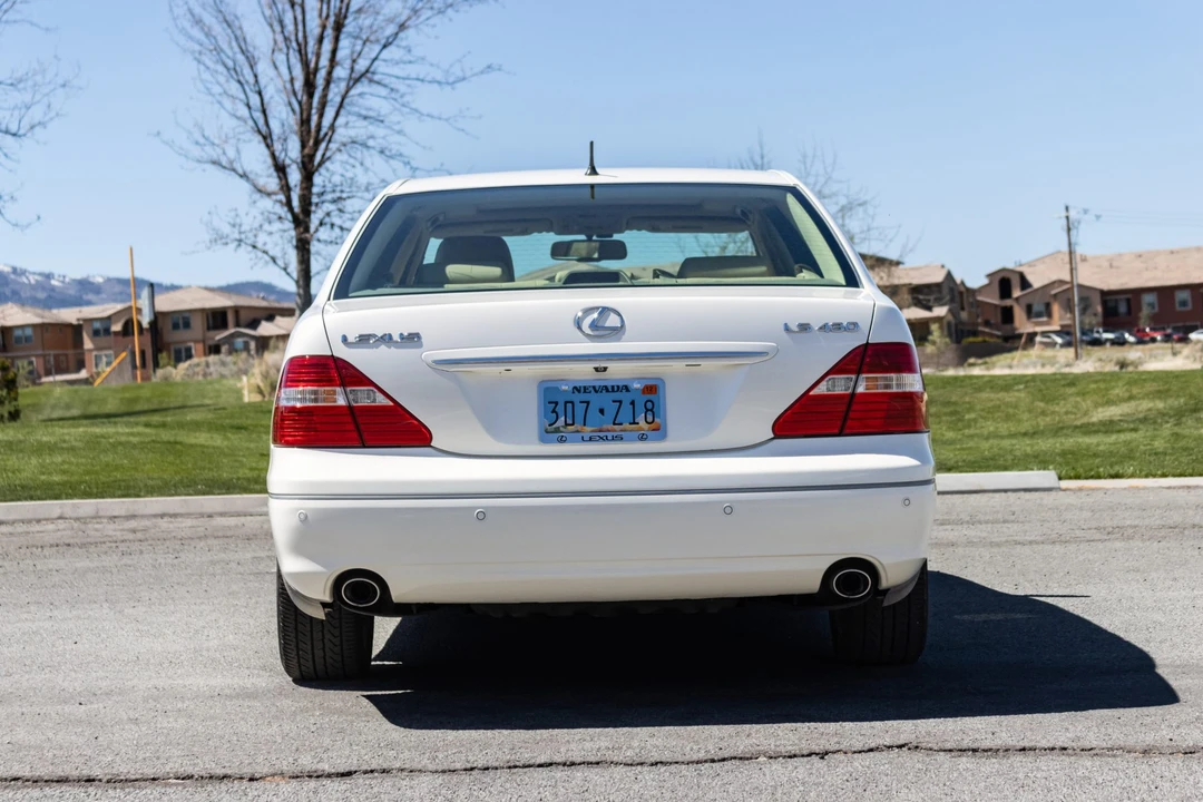 2005 Lexus LS 3rd Gen - Image 7 of 31