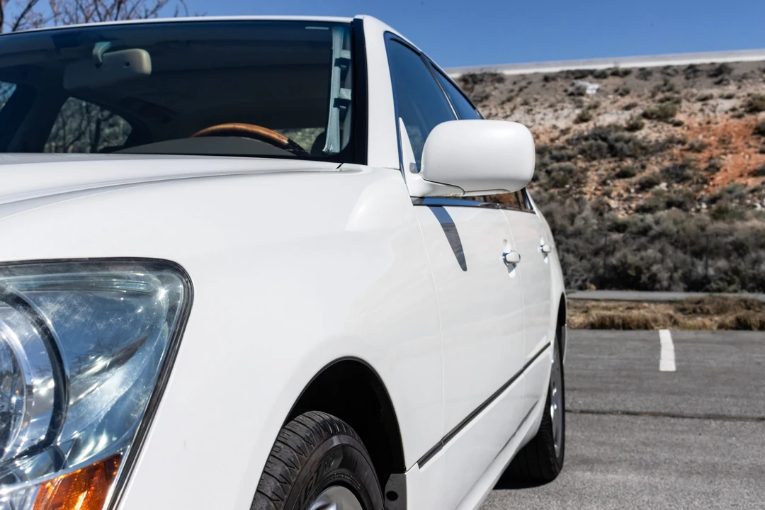 2005 Lexus LS 3rd Gen - Image 20 of 31