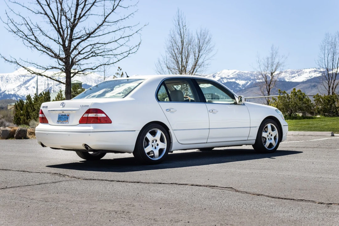 2005 Lexus LS 3rd Gen - Image 6 of 31