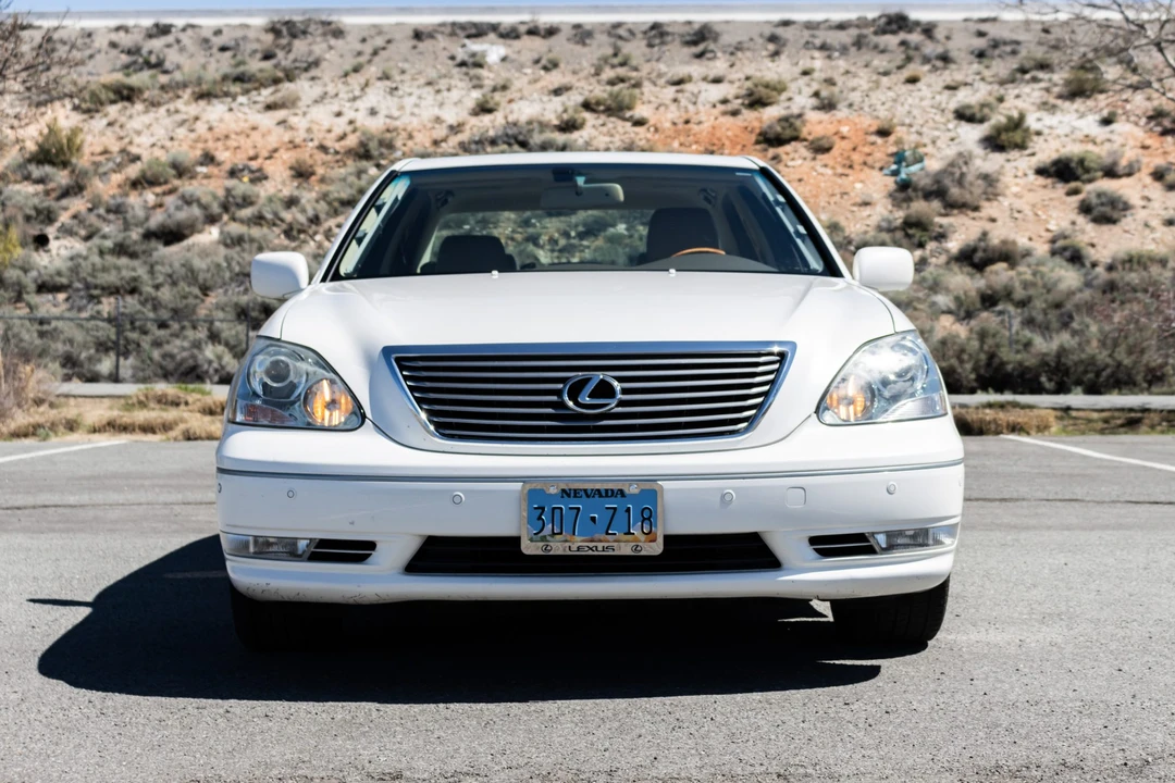 2005 Lexus LS 3rd Gen - Image 10 of 31