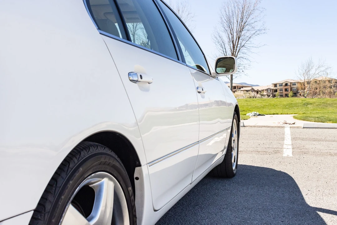 2005 Lexus LS 3rd Gen - Image 22 of 31