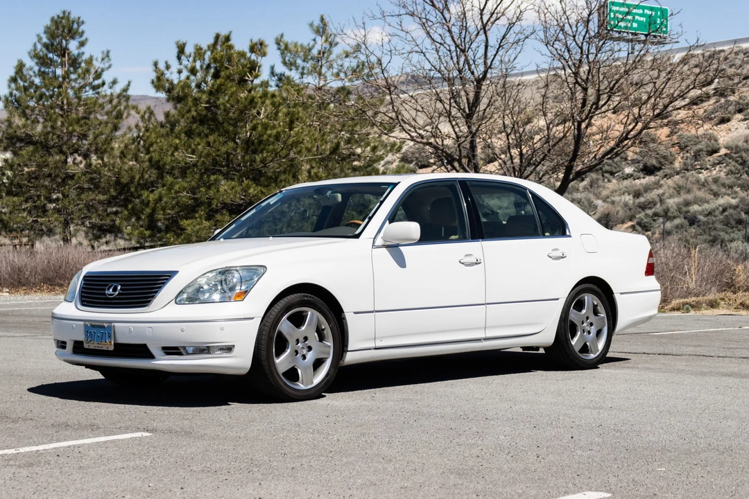 2005 Lexus LS 3rd Gen - Image 2 of 31