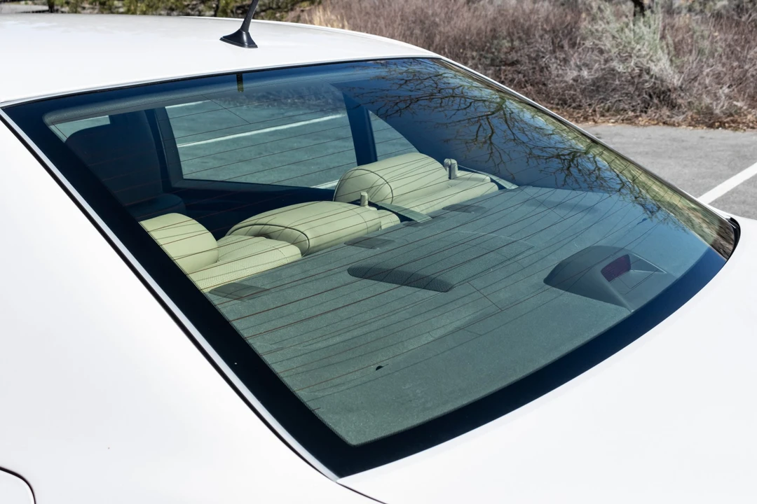2005 Lexus LS 3rd Gen - Image 25 of 31