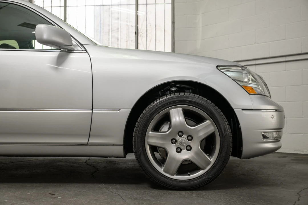 2005 Lexus LS 2nd Gen - Image 28 of 31