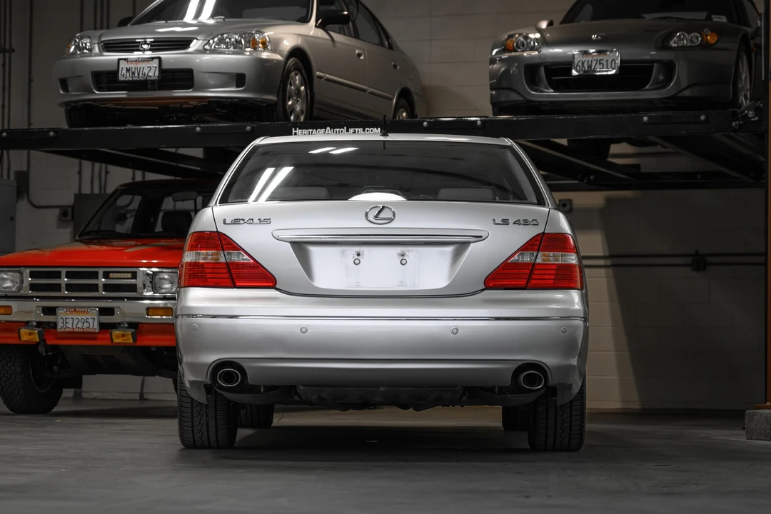 2005 Lexus LS 2nd Gen - Image 11 of 31