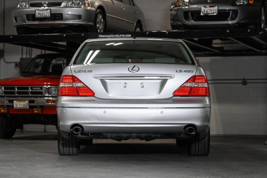 2005 Lexus LS 2nd Gen - Image 12 of 31