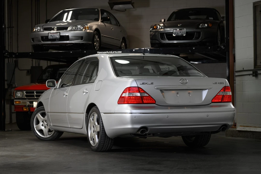 2005 Lexus LS 2nd Gen - Image 10 of 31